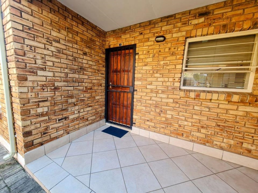 2 Bedroom Property for Sale in Honeypark Gauteng