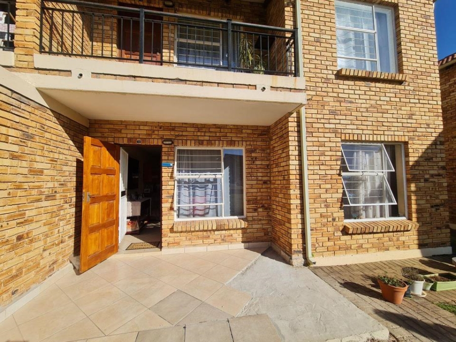 2 Bedroom Property for Sale in Honeypark Gauteng