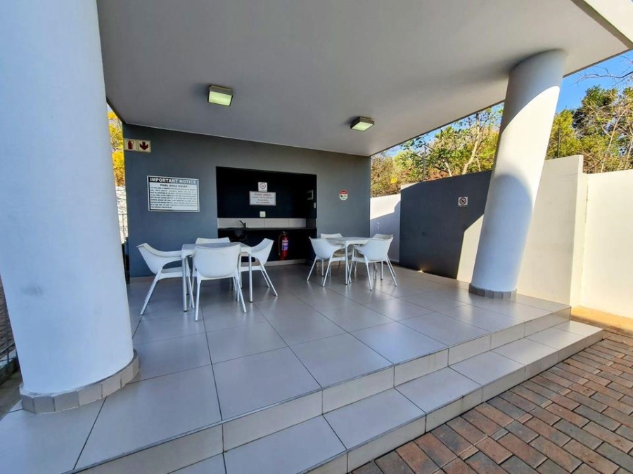 1 Bedroom Property for Sale in Bryanston Gauteng