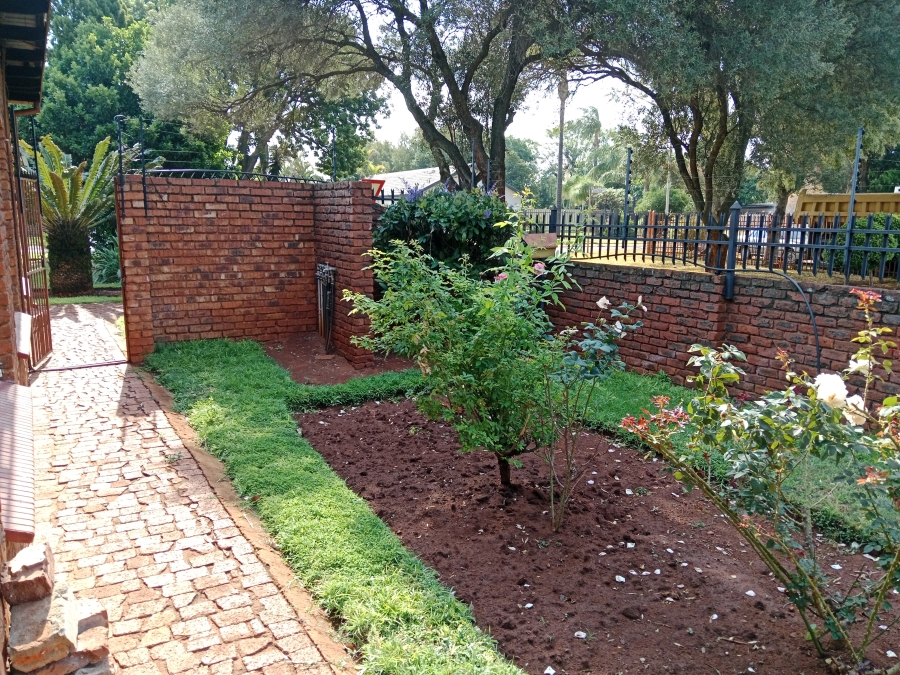 To Let 1 Bedroom Property for Rent in Dorandia Gauteng