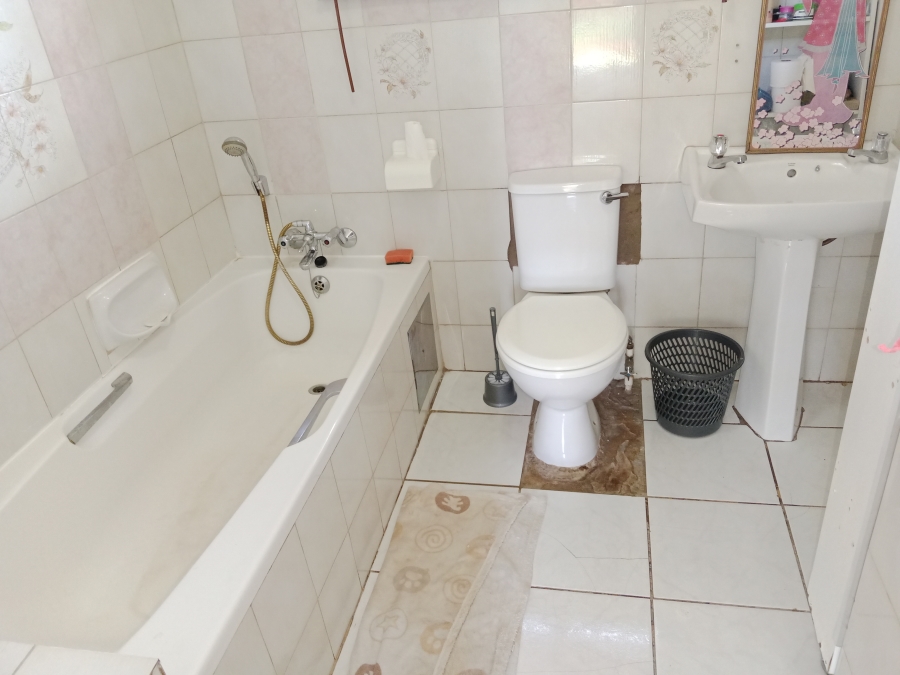 To Let 1 Bedroom Property for Rent in Dorandia Gauteng