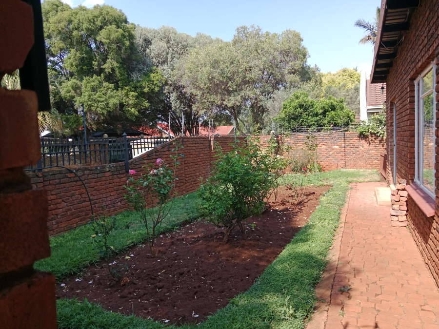 To Let 1 Bedroom Property for Rent in Dorandia Gauteng