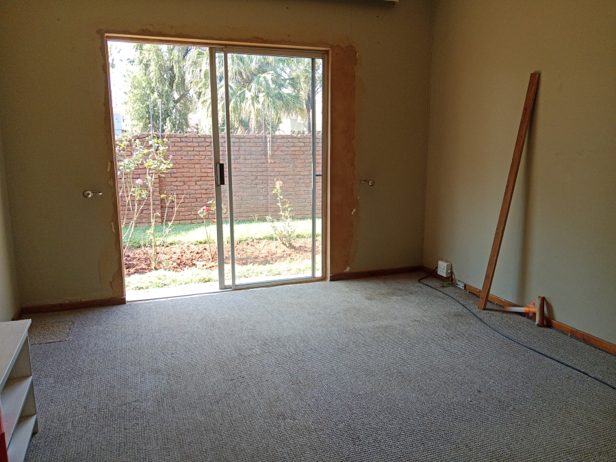 To Let 1 Bedroom Property for Rent in Dorandia Gauteng