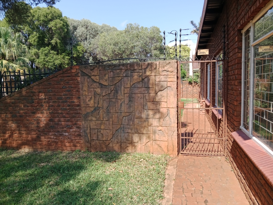 To Let 1 Bedroom Property for Rent in Dorandia Gauteng