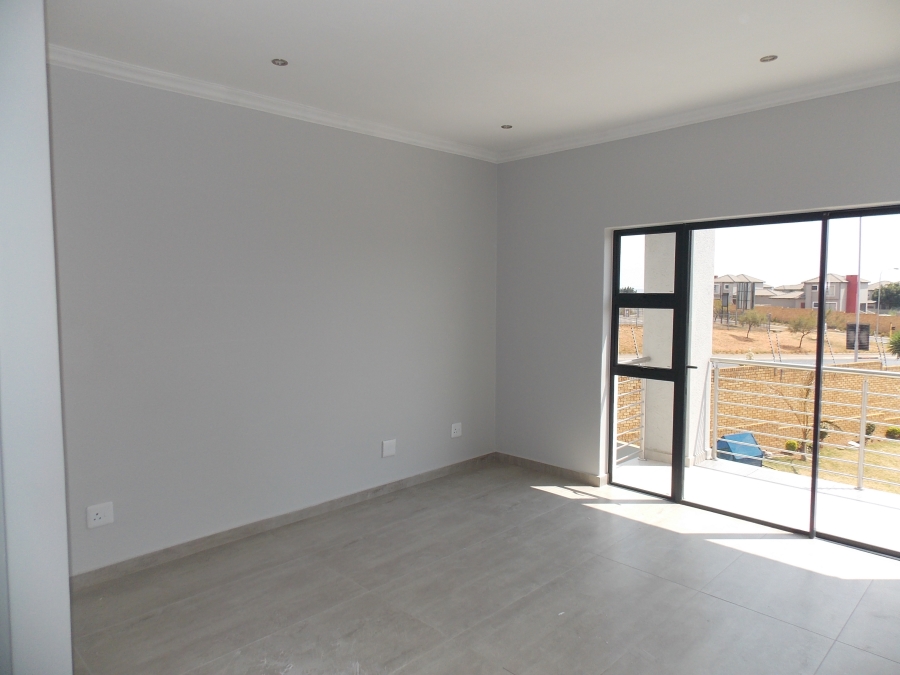 4 Bedroom Property for Sale in Thatchfield Close Gauteng