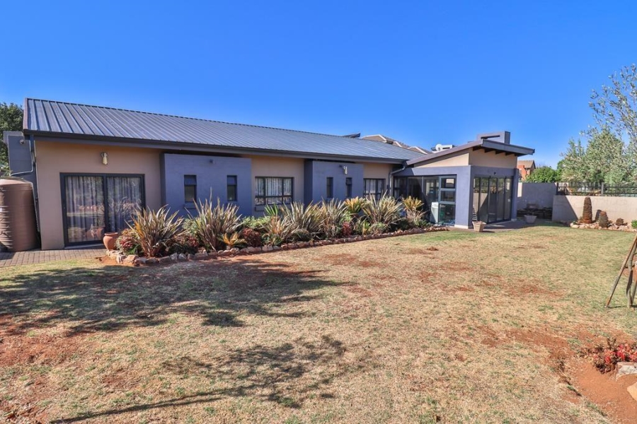 4 Bedroom Property for Sale in Eldo Lakes Estate Gauteng