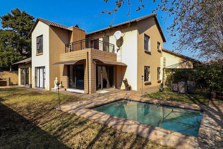 5 Bedroom Property for Sale in Raslouw Gardens Gauteng