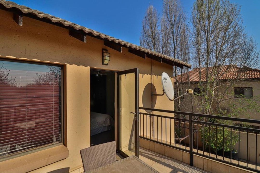 5 Bedroom Property for Sale in Raslouw Gardens Gauteng