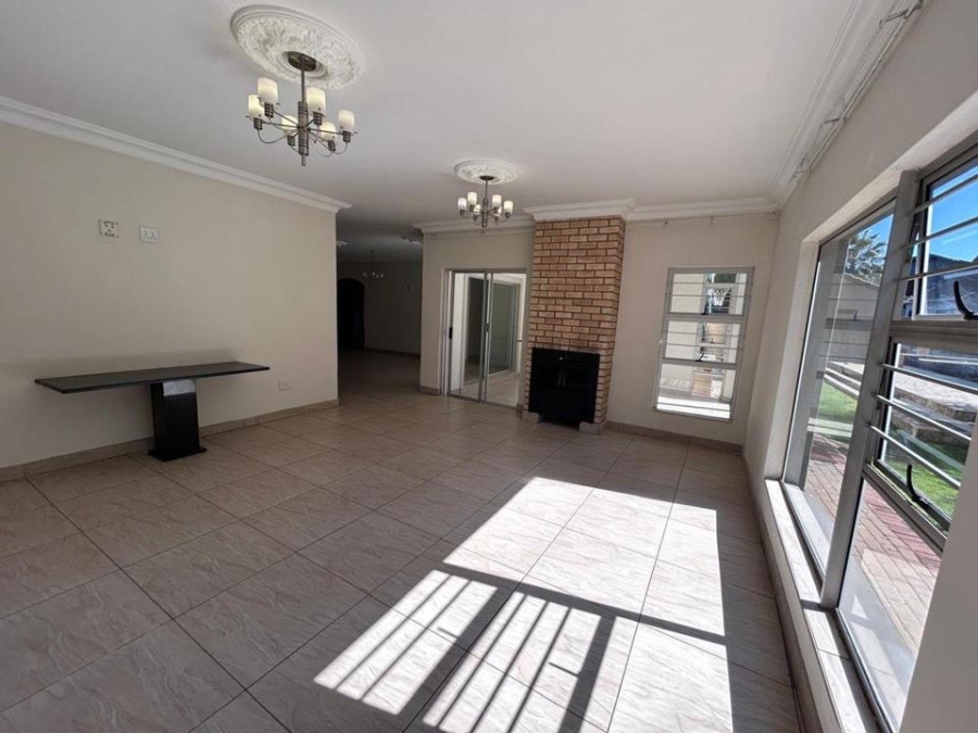 6 Bedroom Property for Sale in Eldo Village Estate Gauteng