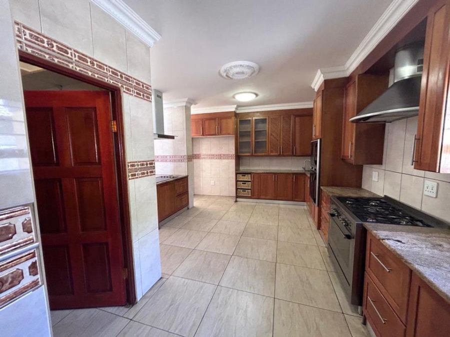 6 Bedroom Property for Sale in Eldo Village Estate Gauteng