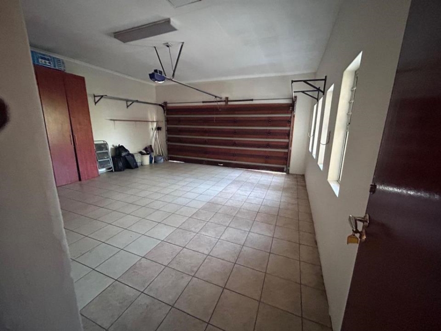 6 Bedroom Property for Sale in Eldo Village Estate Gauteng