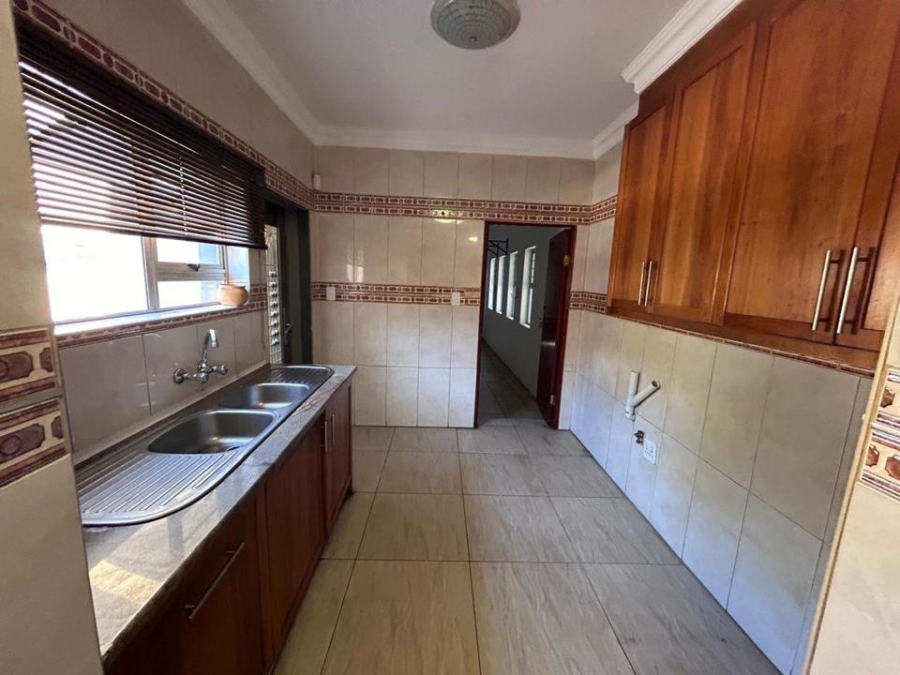 6 Bedroom Property for Sale in Eldo Village Estate Gauteng