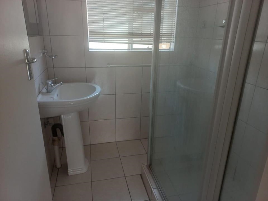 2 Bedroom Property for Sale in Eldoraigne Gauteng