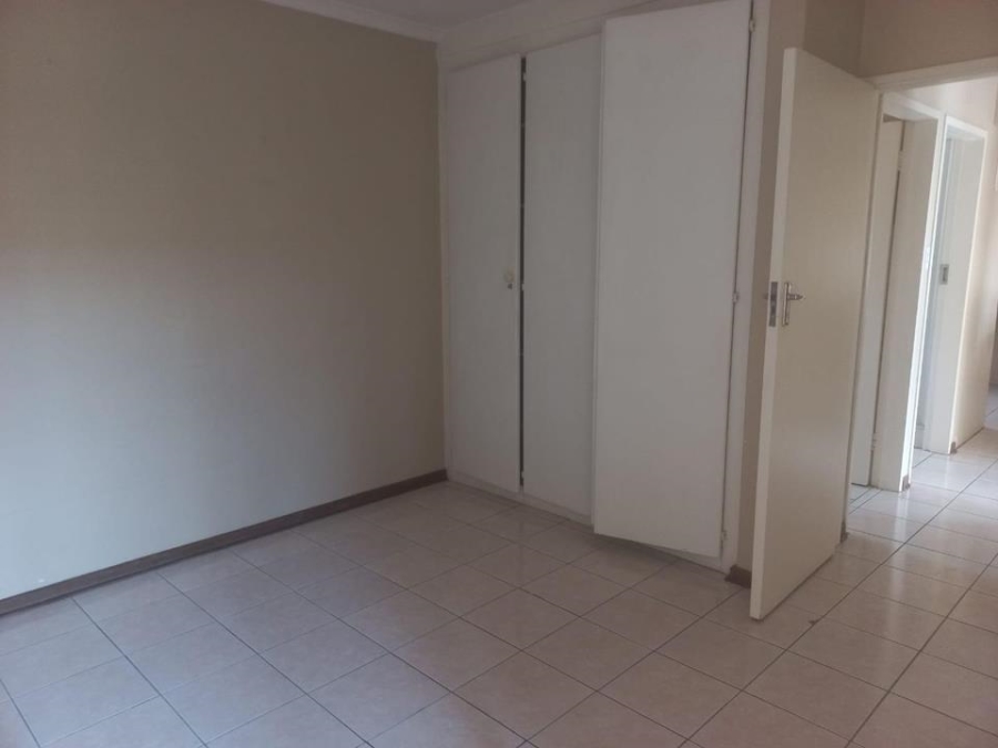 2 Bedroom Property for Sale in Eldoraigne Gauteng