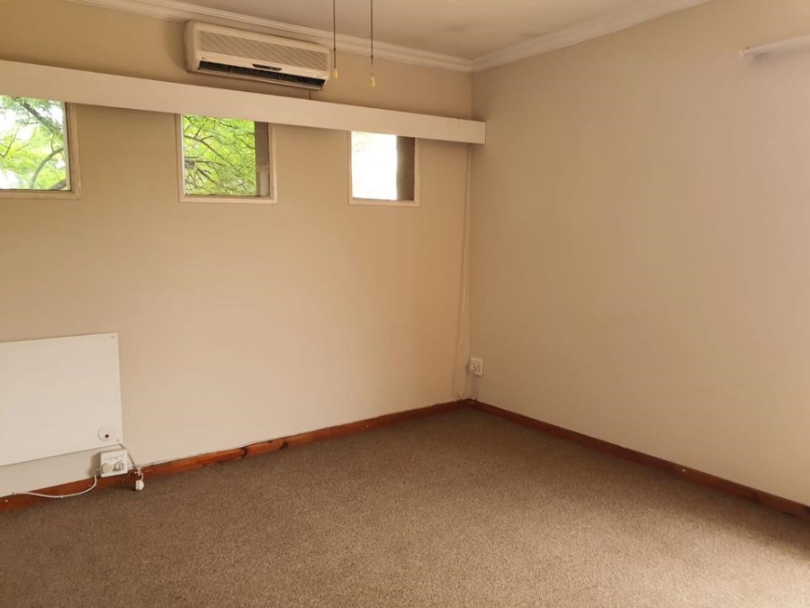 To Let 4 Bedroom Property for Rent in Eldopark Gauteng