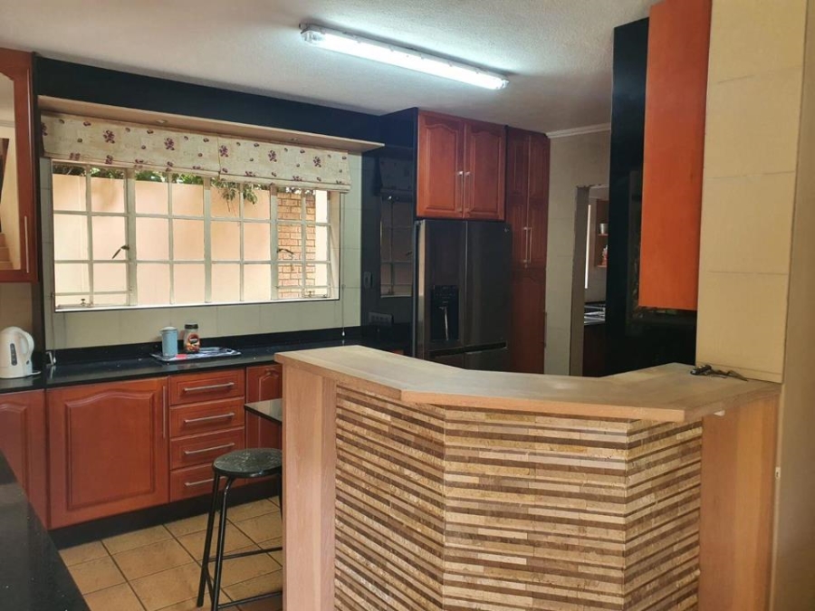 To Let 4 Bedroom Property for Rent in Eldopark Gauteng