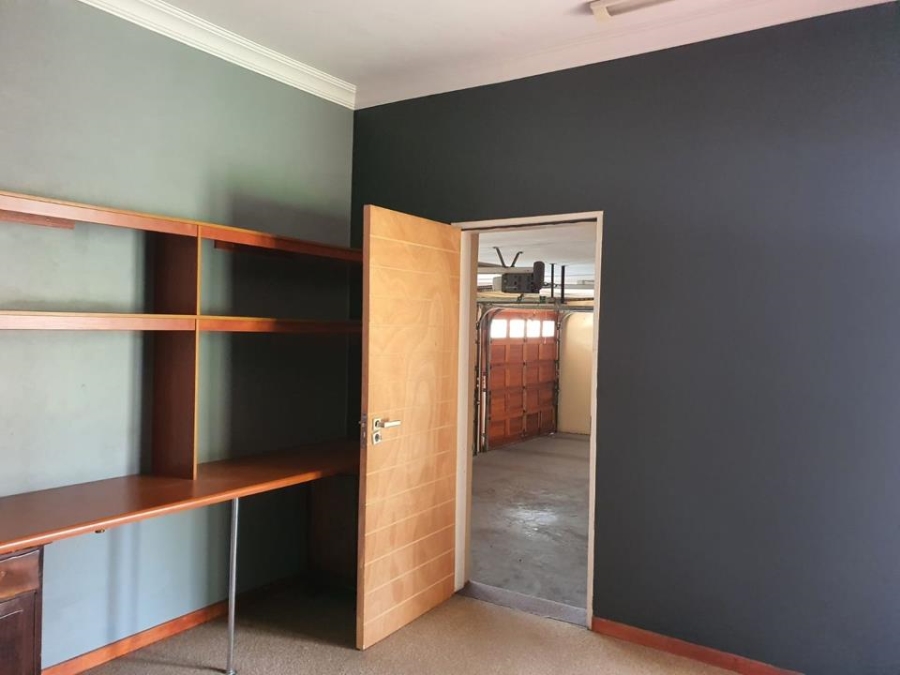 To Let 4 Bedroom Property for Rent in Eldopark Gauteng