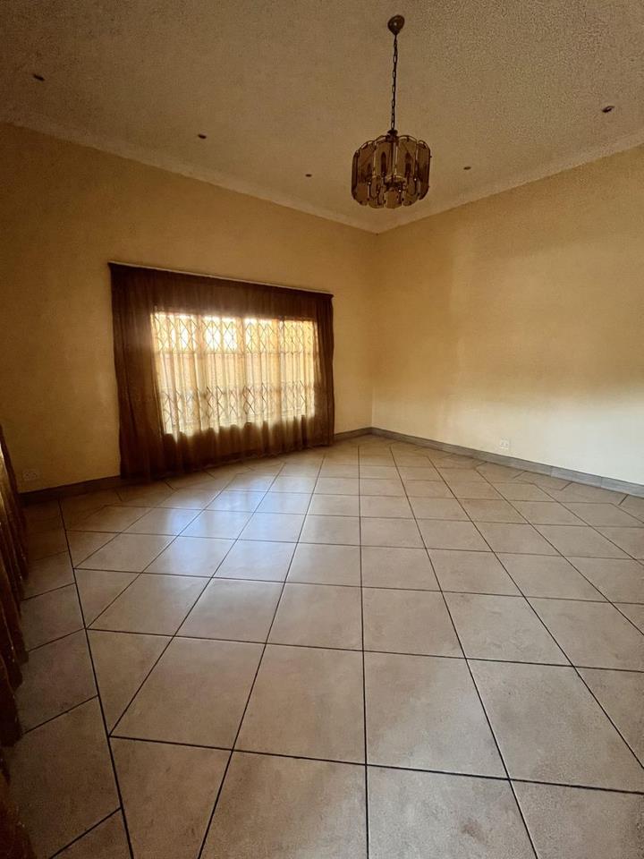 4 Bedroom Property for Sale in Laudium Gauteng