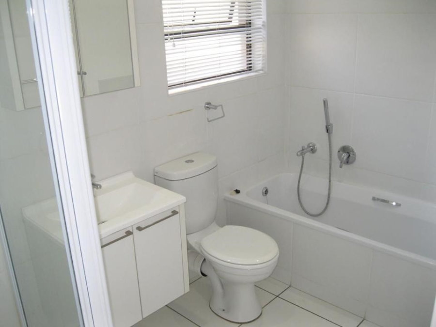 1 Bedroom Property for Sale in Fourways Gauteng