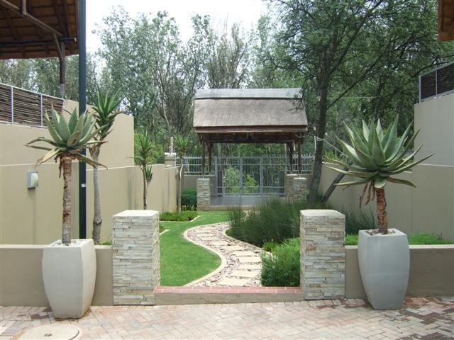 To Let 1 Bedroom Property for Rent in Douglasdale Gauteng