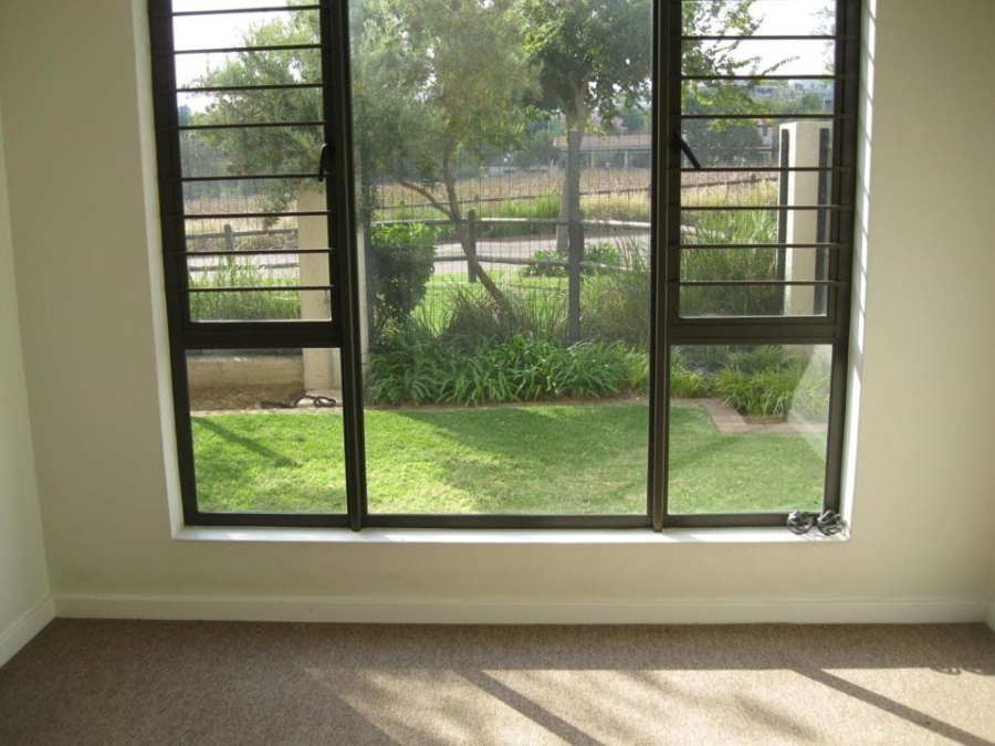 To Let 2 Bedroom Property for Rent in Fourways Gauteng