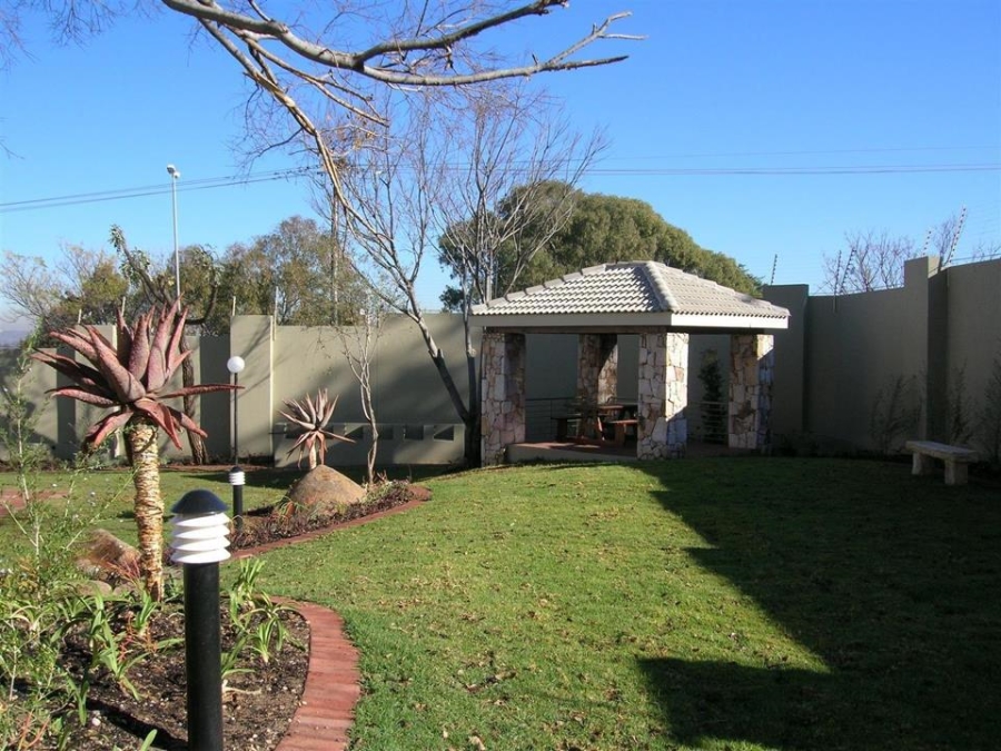 To Let 2 Bedroom Property for Rent in Bryanston Gauteng