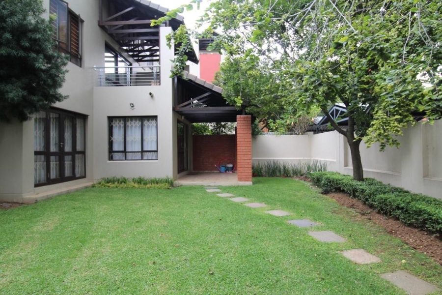 To Let 3 Bedroom Property for Rent in Bryanston Gauteng