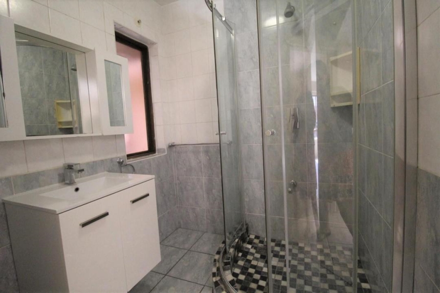 To Let 1 Bedroom Property for Rent in Bryanston Gauteng