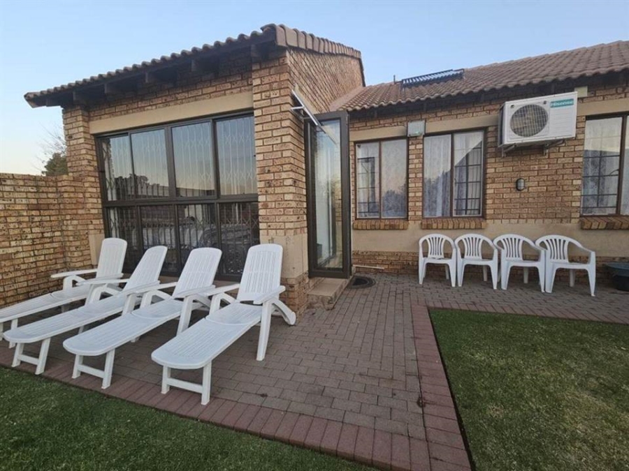 4 Bedroom Property for Sale in Stone Ridge Gauteng