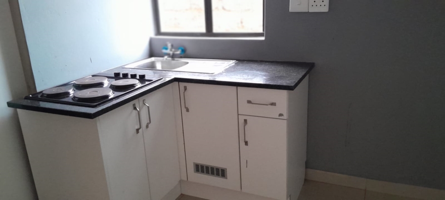 1 Bedroom Property for Sale in Protea Glen Gauteng