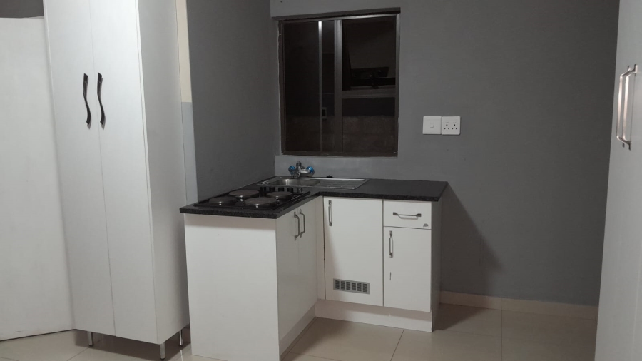 1 Bedroom Property for Sale in Protea Glen Gauteng