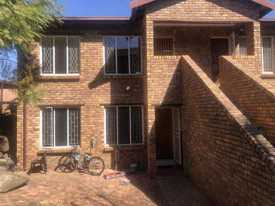 2 Bedroom Property for Sale in Allens Nek Gauteng