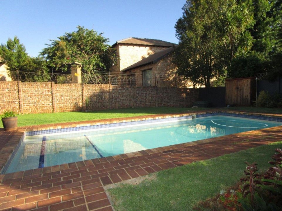 2 Bedroom Property for Sale in Allens Nek Gauteng