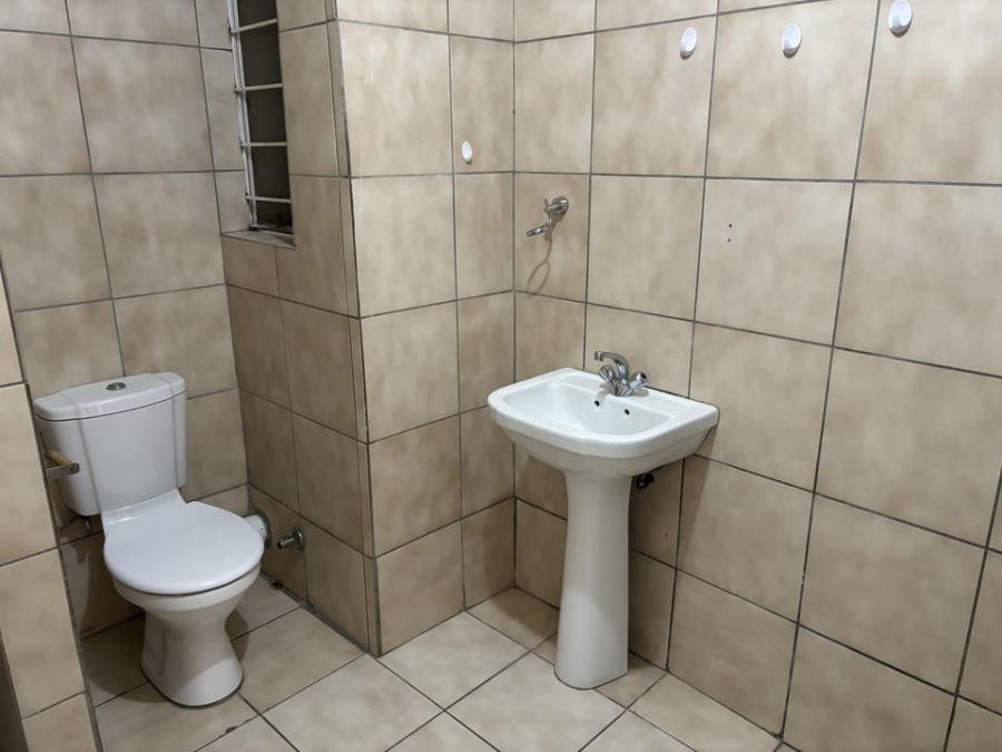 2 Bedroom Property for Sale in Wilro Park Gauteng