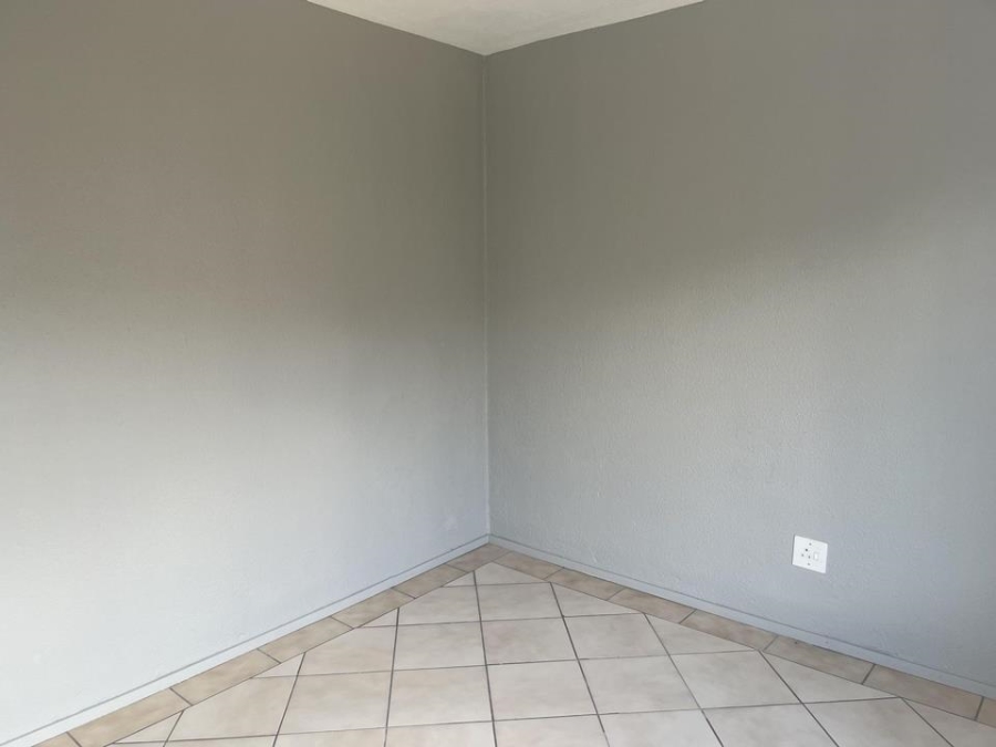 2 Bedroom Property for Sale in Wilro Park Gauteng