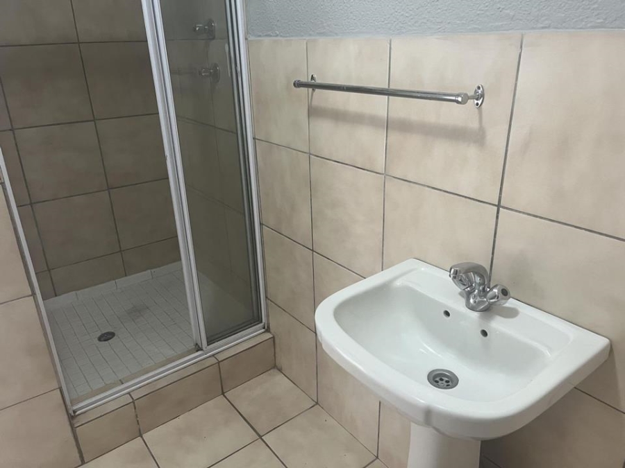 2 Bedroom Property for Sale in Wilro Park Gauteng