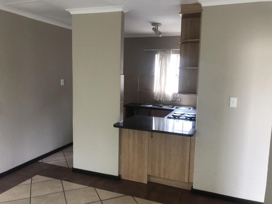 To Let 2 Bedroom Property for Rent in Wilgeheuwel Gauteng