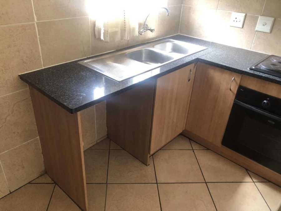 To Let 2 Bedroom Property for Rent in Wilgeheuwel Gauteng