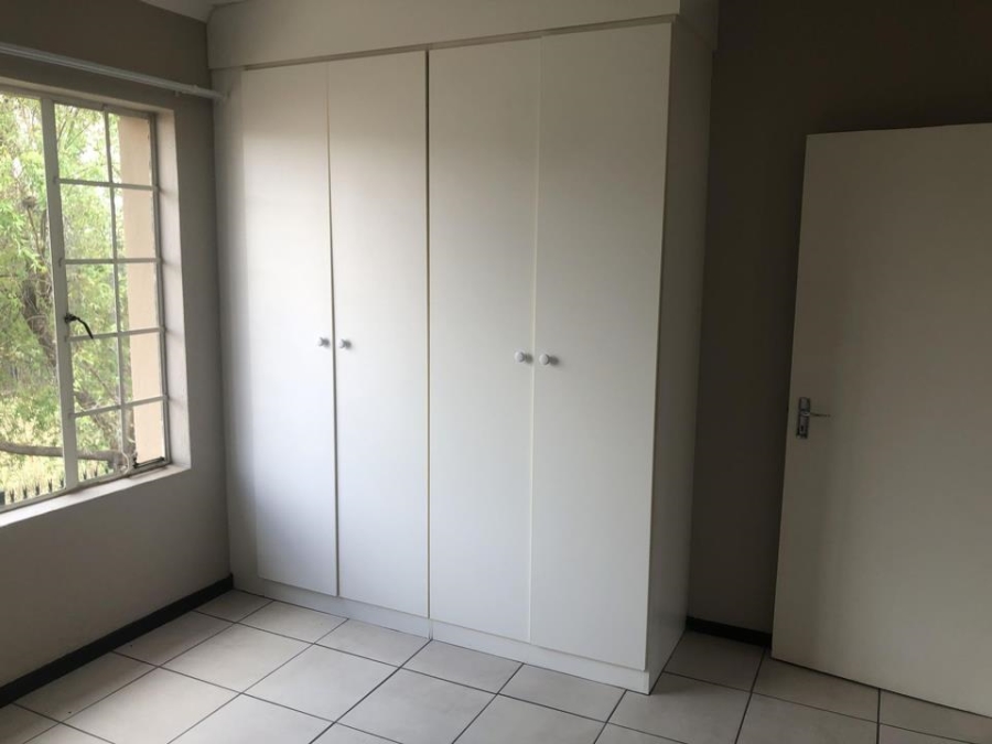 To Let 2 Bedroom Property for Rent in Wilgeheuwel Gauteng