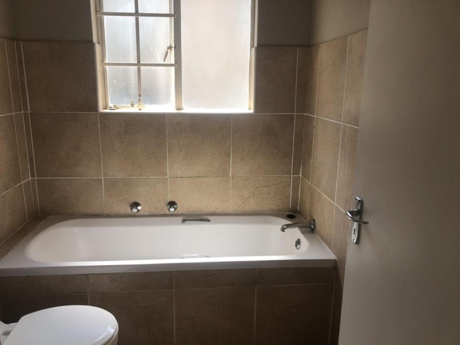 To Let 2 Bedroom Property for Rent in Wilgeheuwel Gauteng