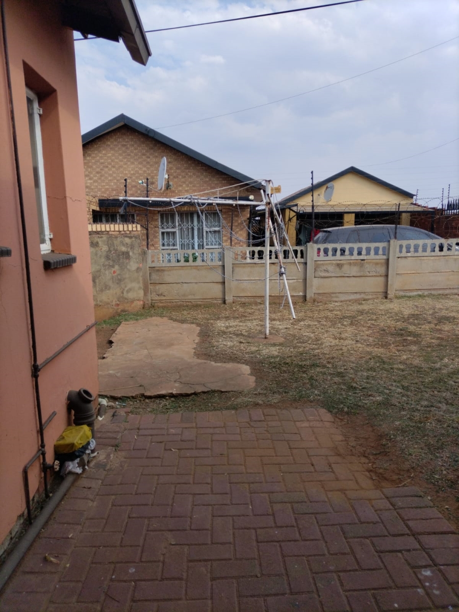 3 Bedroom Property for Sale in Lenasia South Gauteng