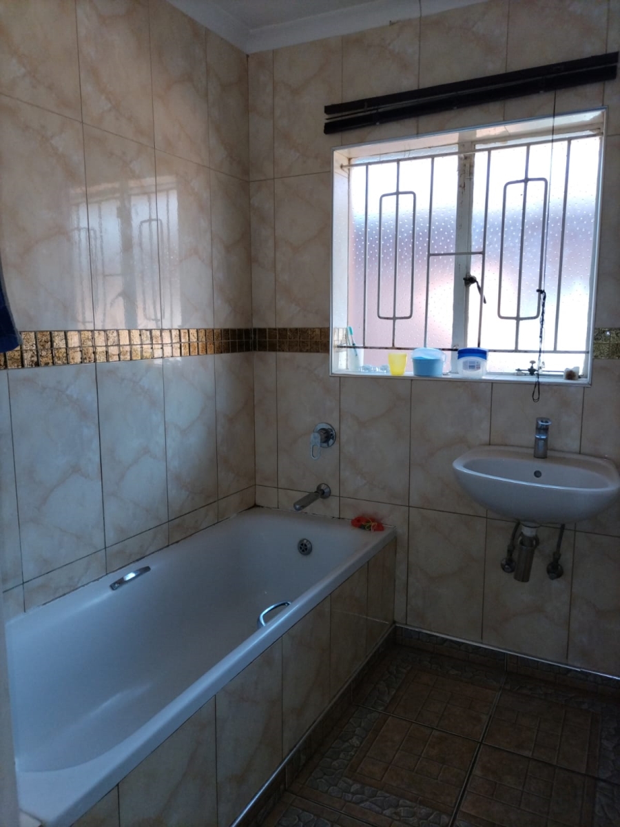 3 Bedroom Property for Sale in Lenasia South Gauteng