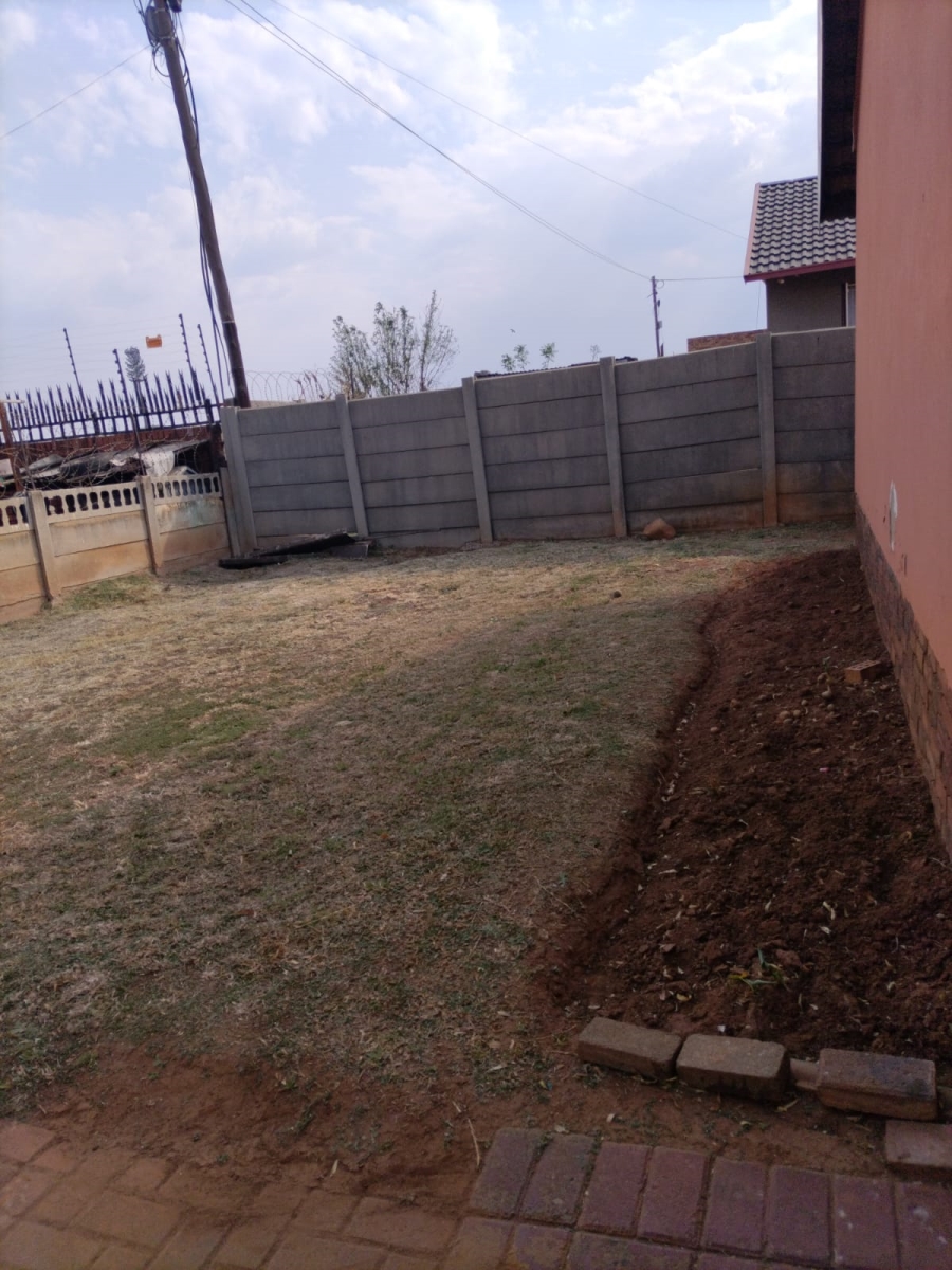 3 Bedroom Property for Sale in Lenasia South Gauteng