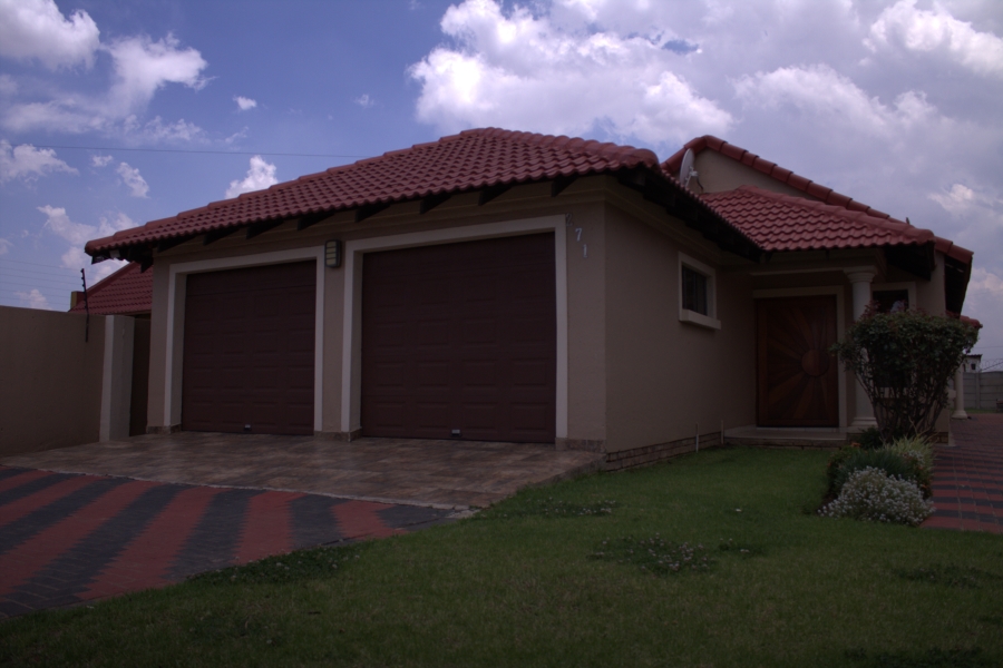 3 Bedroom Property for Sale in Windmill Park Gauteng