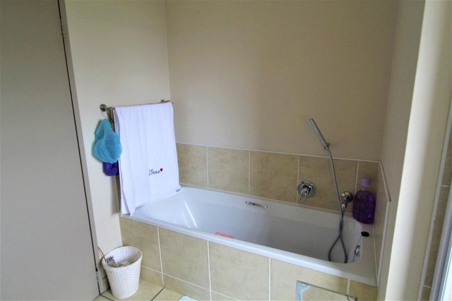 To Let 2 Bedroom Property for Rent in Lonehill Gauteng