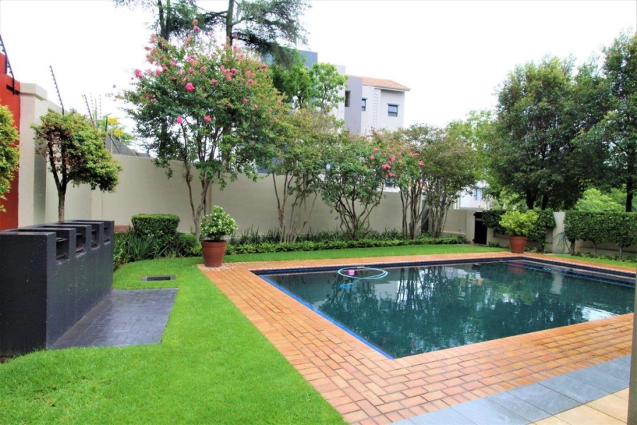 To Let 2 Bedroom Property for Rent in Lonehill Gauteng