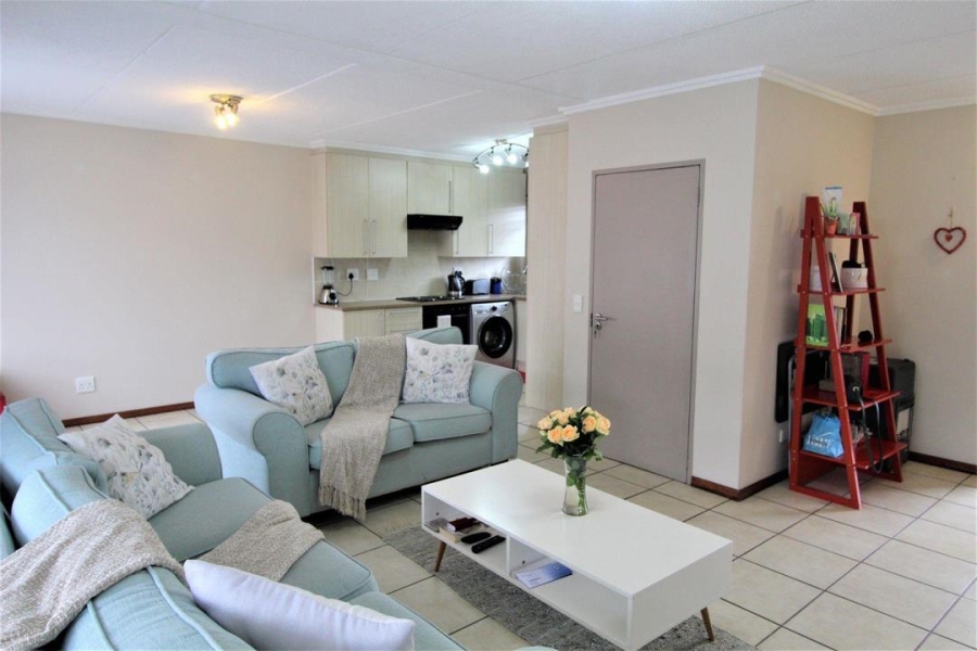 To Let 2 Bedroom Property for Rent in Lonehill Gauteng