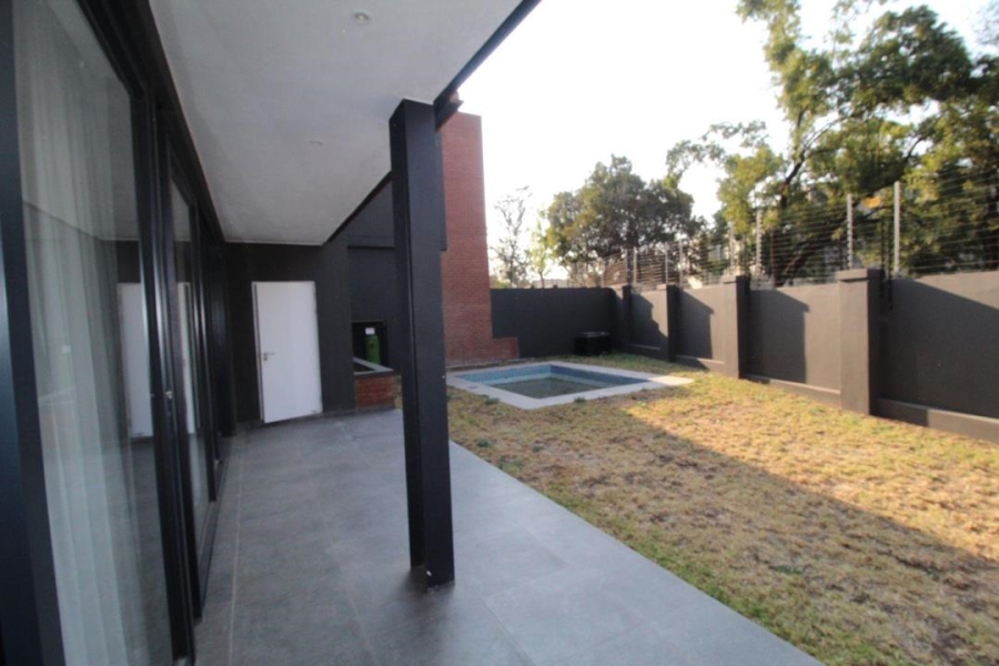 To Let 3 Bedroom Property for Rent in Broadacres Gauteng