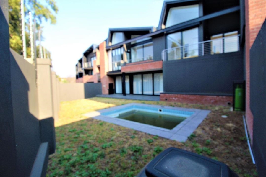 To Let 3 Bedroom Property for Rent in Broadacres Gauteng