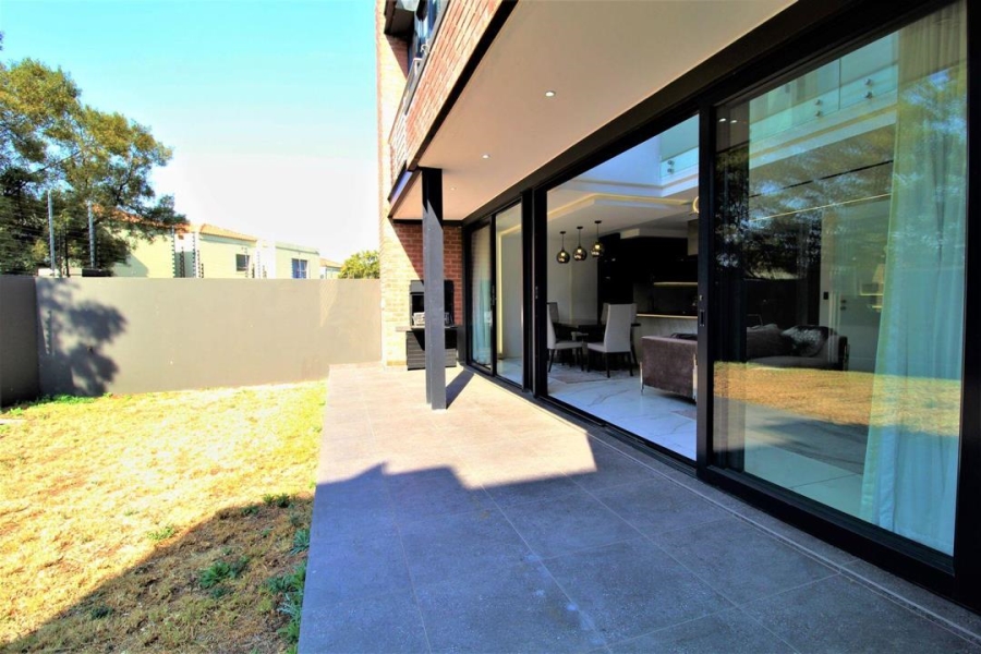 To Let 3 Bedroom Property for Rent in Broadacres Gauteng